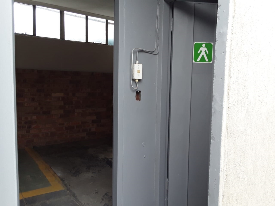 To Let commercial Property for Rent in Oos Einde North West